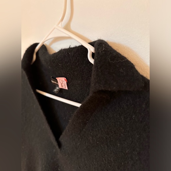 Black top with collar — Banana Republic - Picture 5 of 6